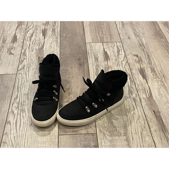 Report black boot/tennis shoes, size 7 1/2 - Picture 1 of 12